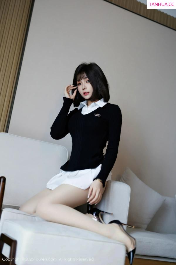  [XiuRen]高清写真图 2025.12.23 No.11138 莉芝荔枝 圣诞主题第15张图片